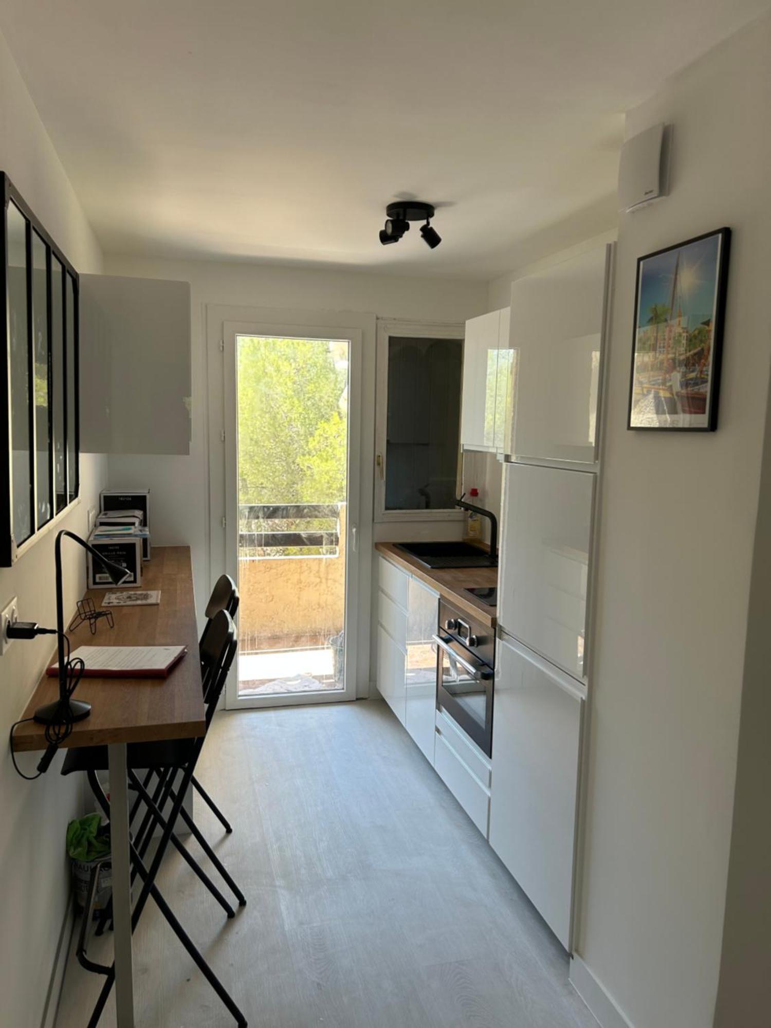 Apartment T2 Confort Et Moderne, Climatise Avec Balcon Et Parking, A 10 Min Du Port Et De La *