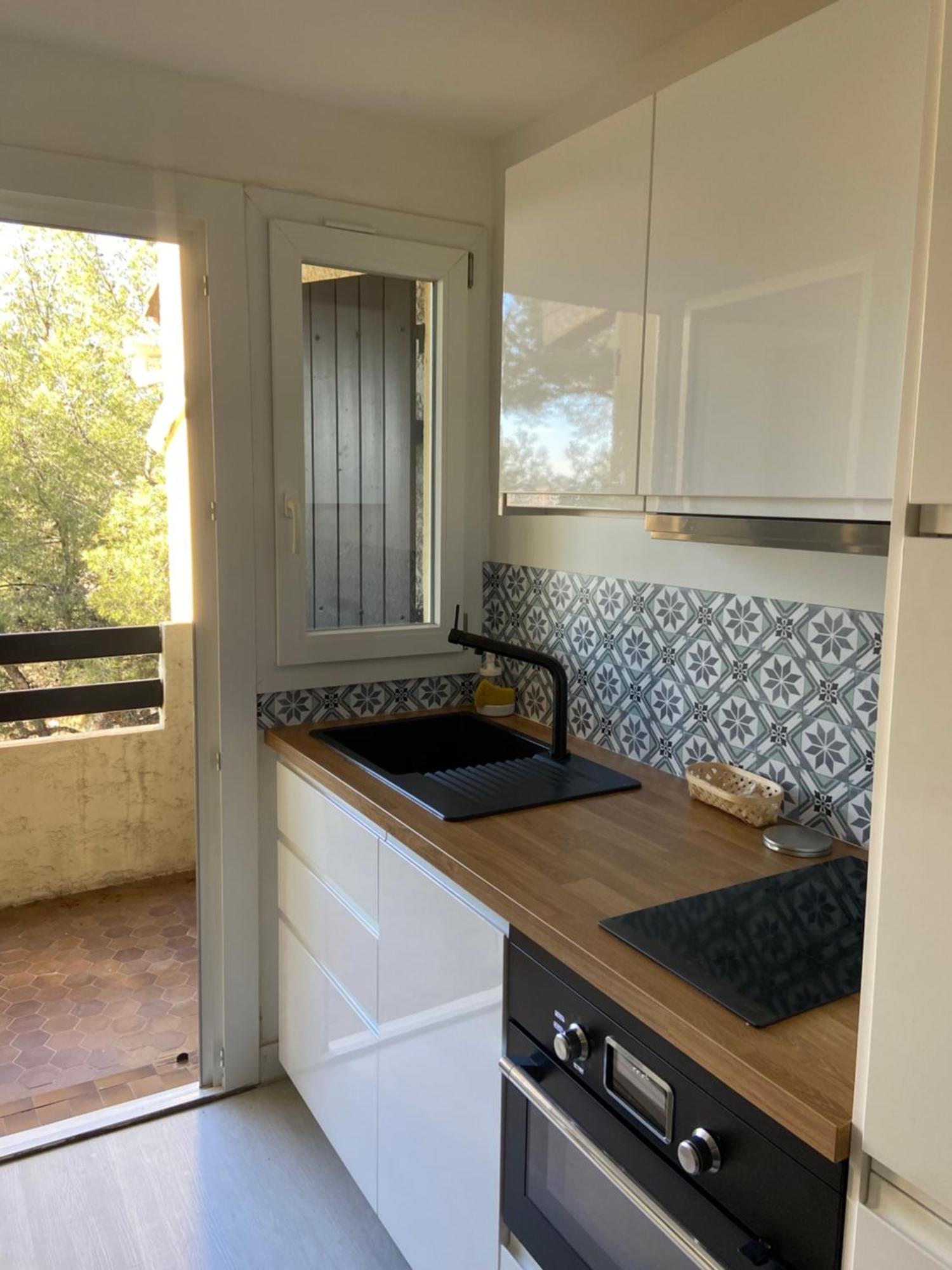 Apartment T2 Confort Et Moderne, Climatise Avec Balcon Et Parking, A 10 Min Du Port Et De La