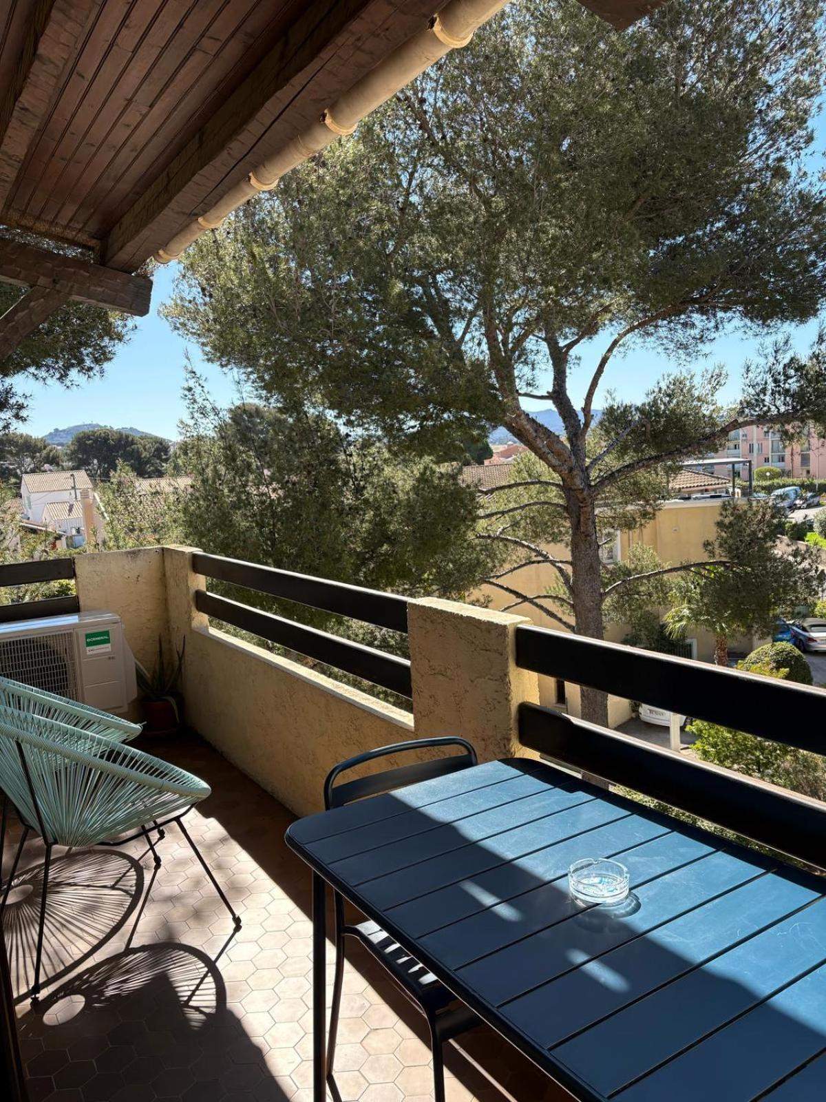 T2 Confort Et Moderne, Climatise Avec Balcon Et Parking, A 10 Min Du Port Et De La *
