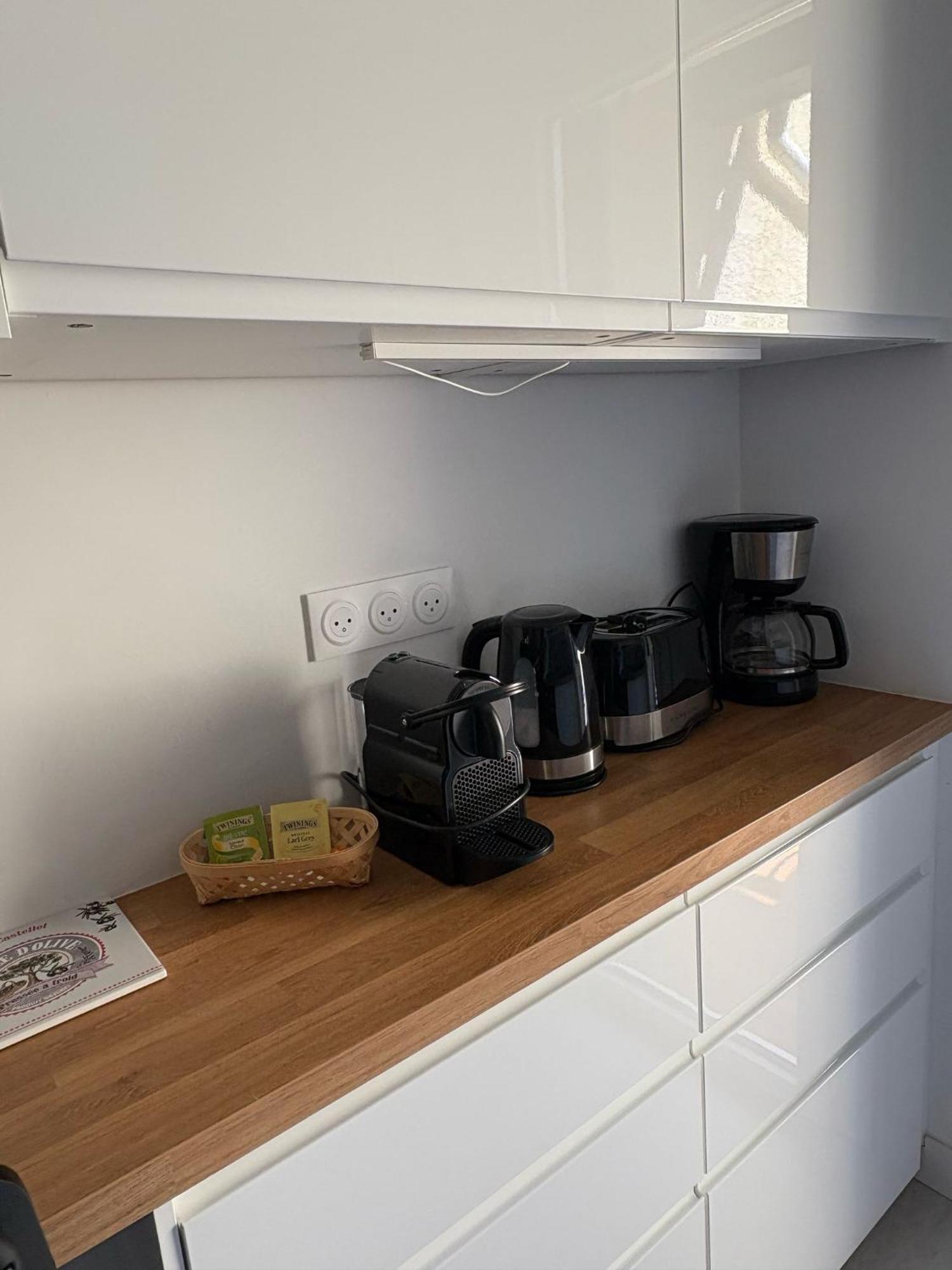 Apartment T2 Confort Et Moderne, Climatise Avec Balcon Et Parking, A 10 Min Du Port Et De La