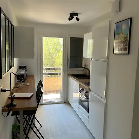 T2 Tout Confort Et Moderne, Climatise Avec Balcon Et Parking, A 10 Min Du Port Et De La Plage Sanary-sur-Mer Extérieur photo