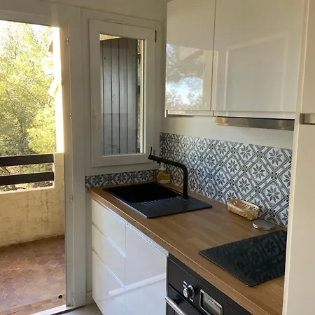 T2 Tout Confort Et Moderne, Climatise Avec Balcon Et Parking, A 10 Min Du Port Et De La Plage Sanary-sur-Mer Extérieur photo