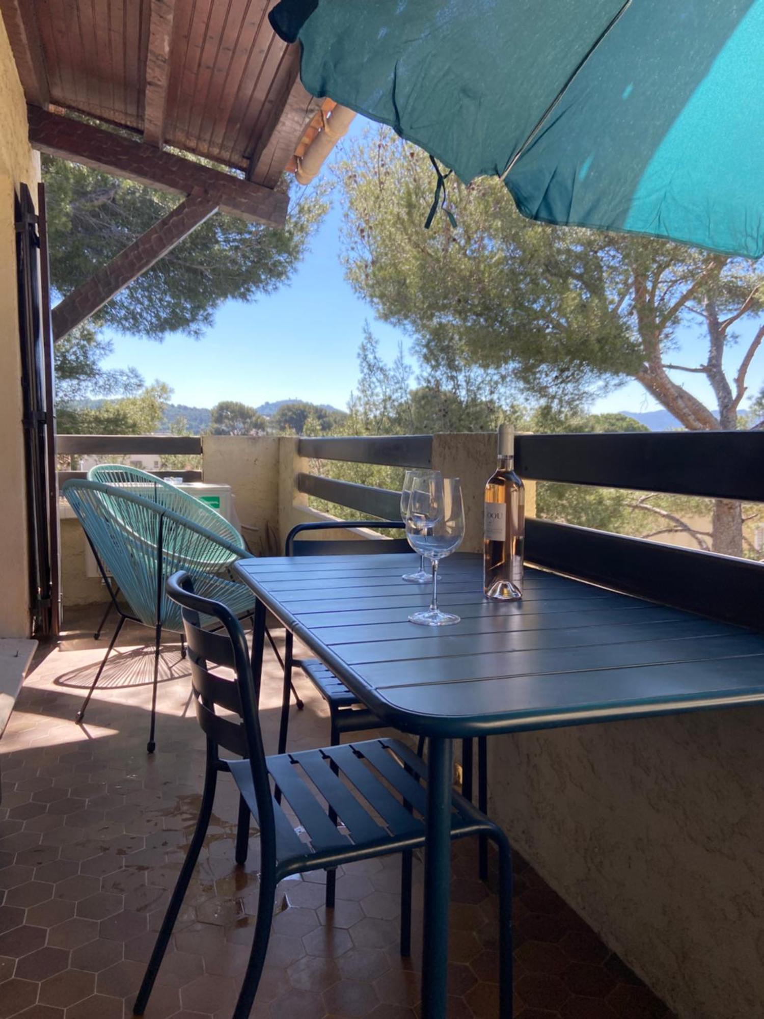 Appartement T2 Confort Et Moderne, Climatise Avec Balcon Et Parking, A 10 Min Du Port Et De La *